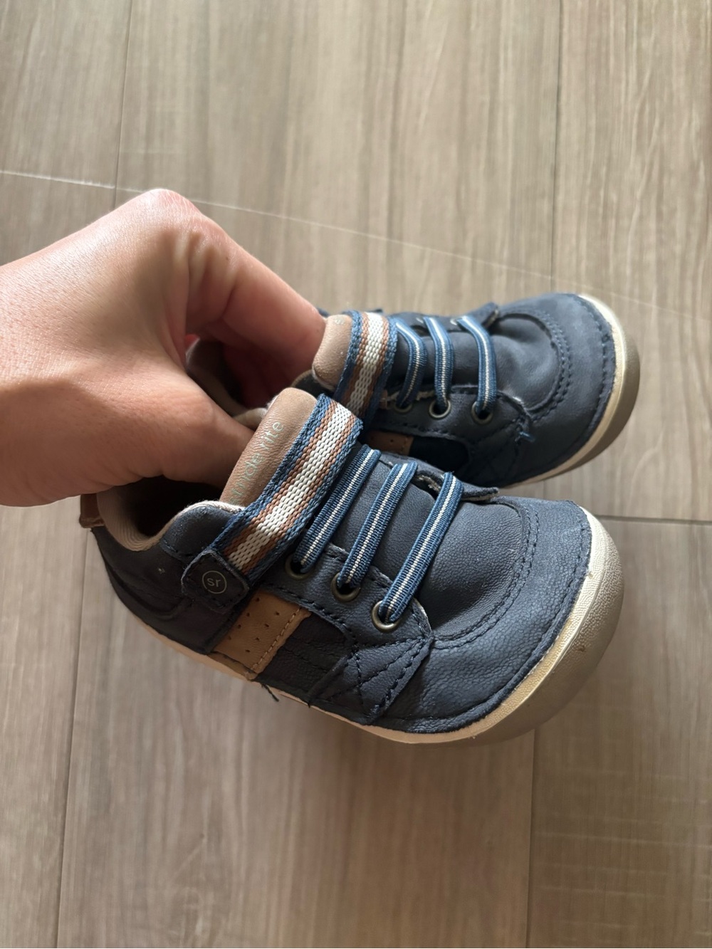 Stride Rite 5W Toddler Blue Casual Sneakers with Tan Accents for Wide feet